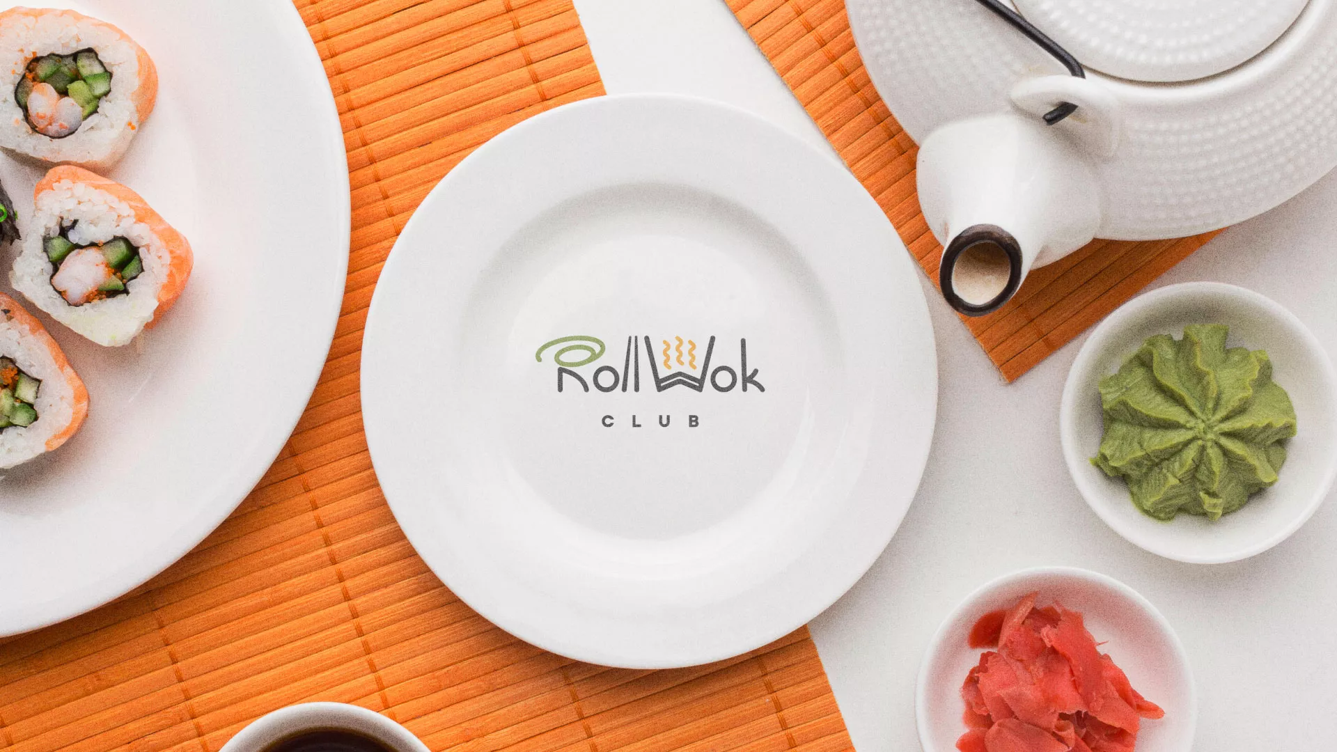 Разработка логотипа и фирменного стиля суши-бара «Roll Wok Club» в Коряжме